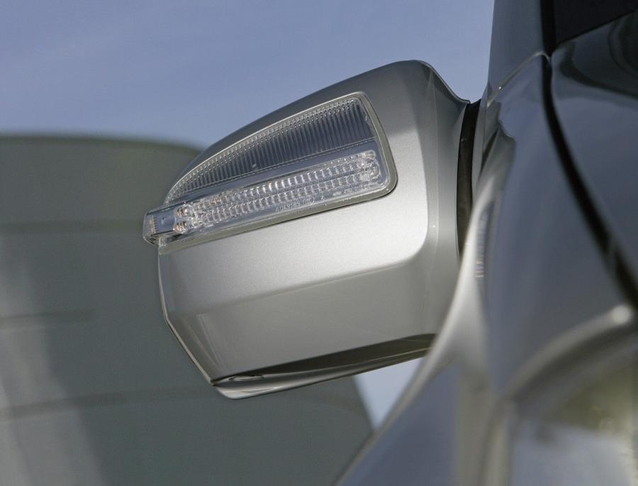  Mercedes-Benz ML-Class 2009 года  (фото 13 из 66)